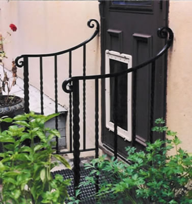 Forged twisted entrance rail